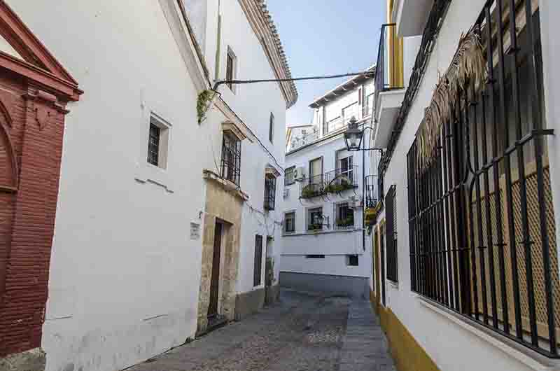 Córdoba 233 - calle.jpg